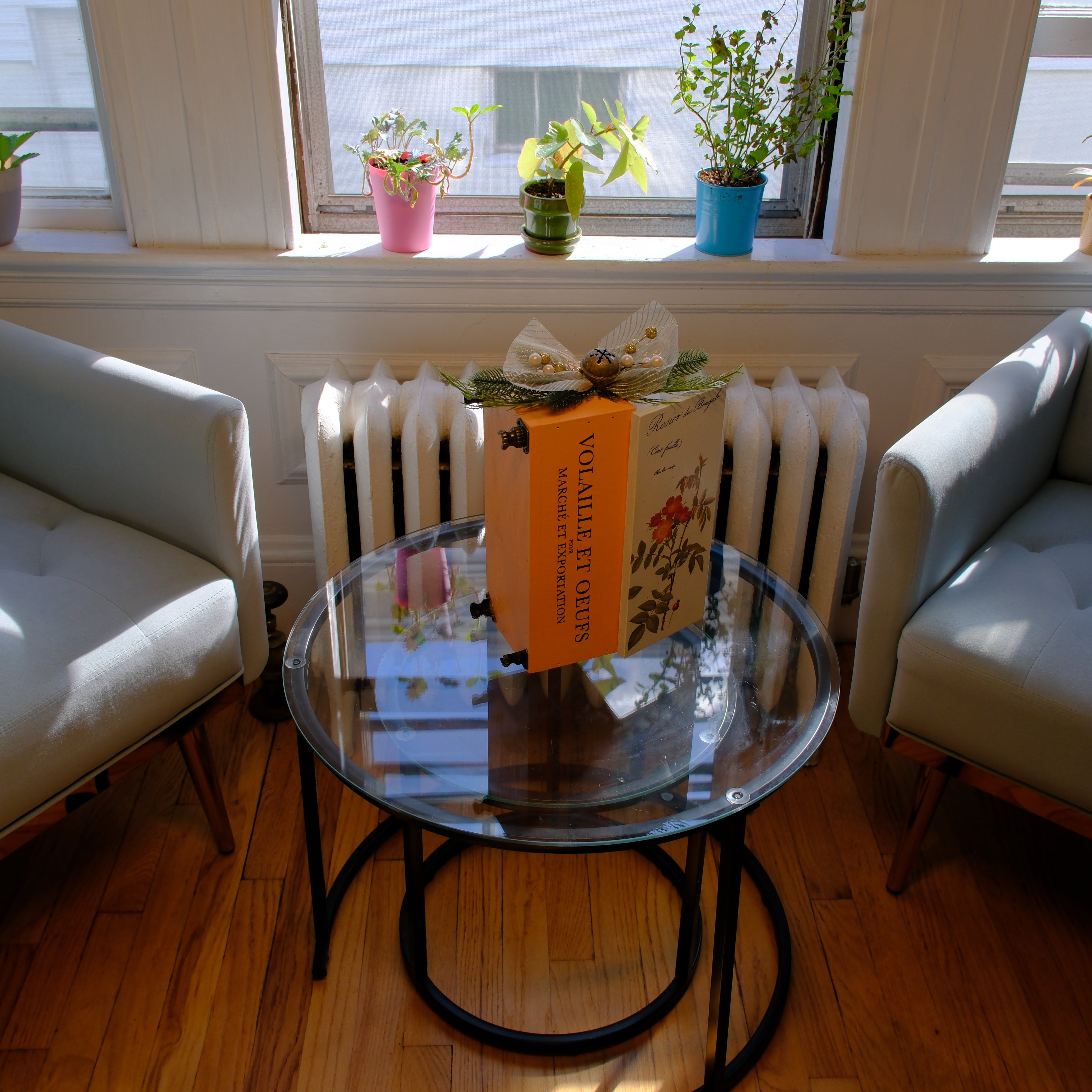 French Vintage 'Volaille et Oeufs' Decorative Storage Box with Botanical Design